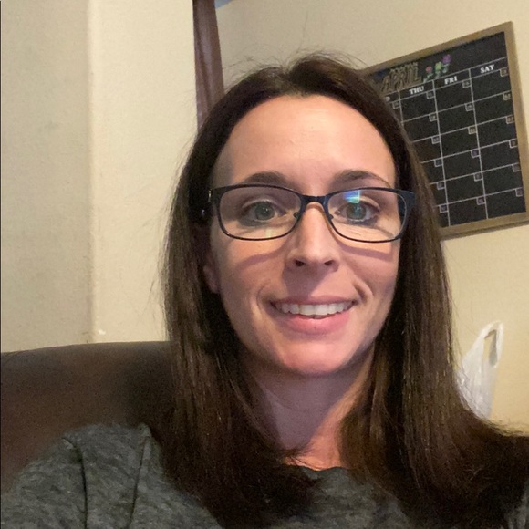 Meet your Posher, Jennifer - Picture 1 of 1